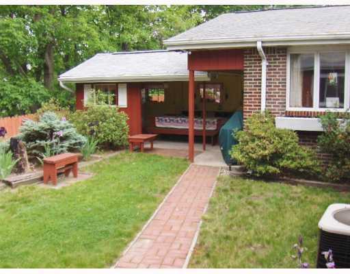 1526 Butler Road Springdale, PA 15144 - Photo 4 of 18 Kitchen. Outdoor Kitchen