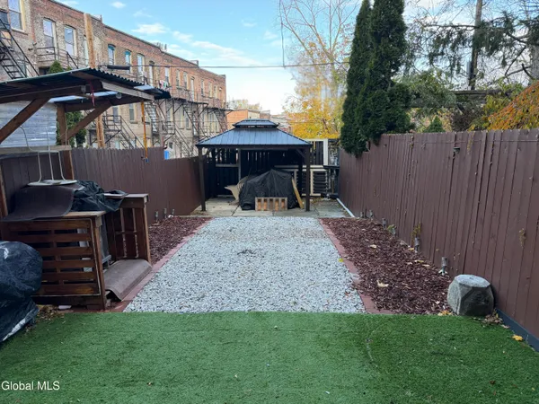 $1,600 | 39 South Lake Avenue, Unit 1, Albany, NY 12203