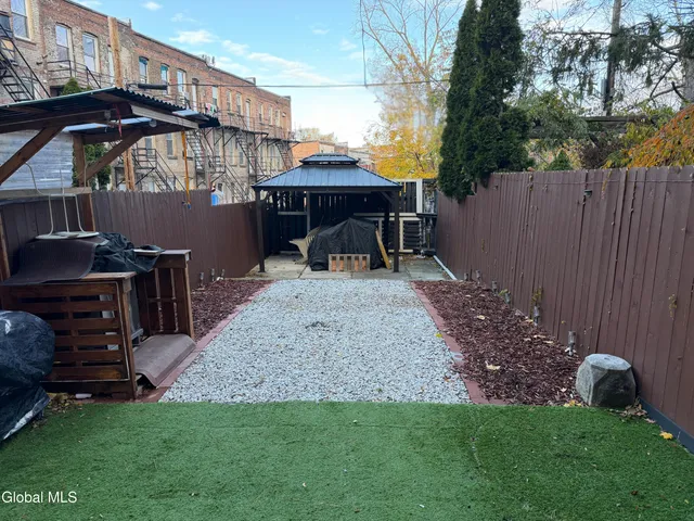 $1,800 | 39 South Lake Avenue, Unit 1, Albany, NY 12203