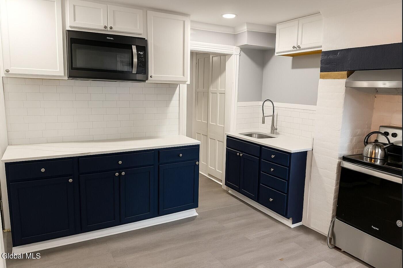 39 South Lake Avenue, Unit 1 Albany, NY 12203 - Photo 2 of 13 Kitchen 2