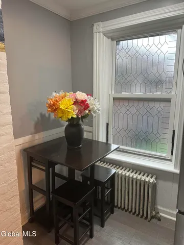 $1,800 | 39 South Lake Avenue, Unit 1, Albany, NY 12203