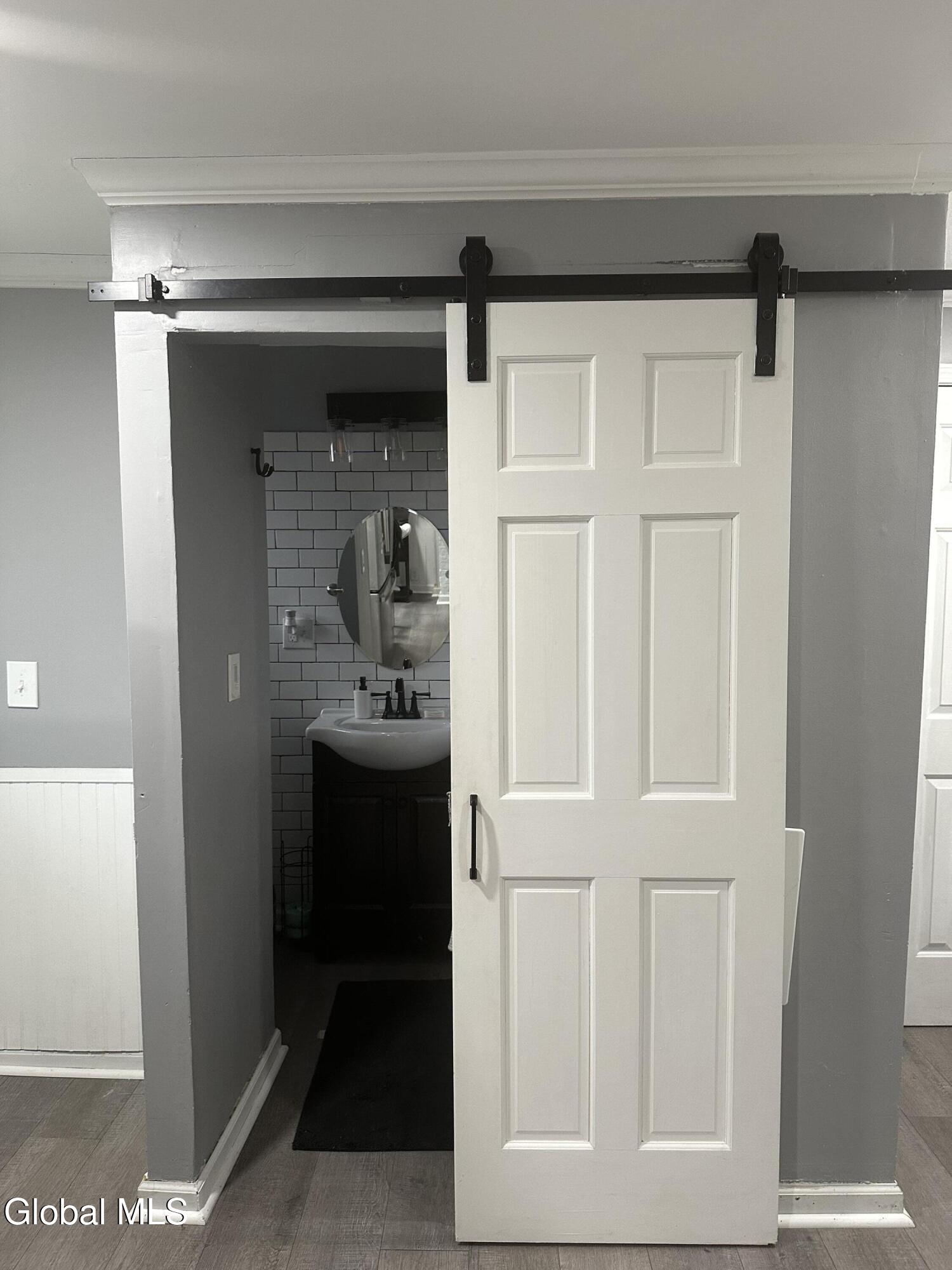 39 South Lake Avenue, Unit 1 Albany, NY 12203 - Photo 5 of 13 IMG_5612