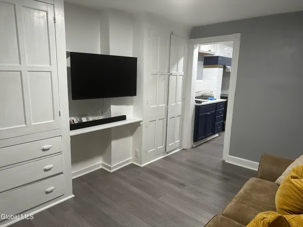 $1,600 | 39 South Lake Avenue, Unit 1, Albany, NY 12203