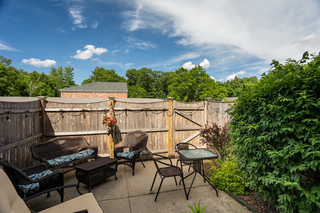 41 Jamestown Drive, Unit 41 Springfield, MA 01108 - Photo 3 of 21