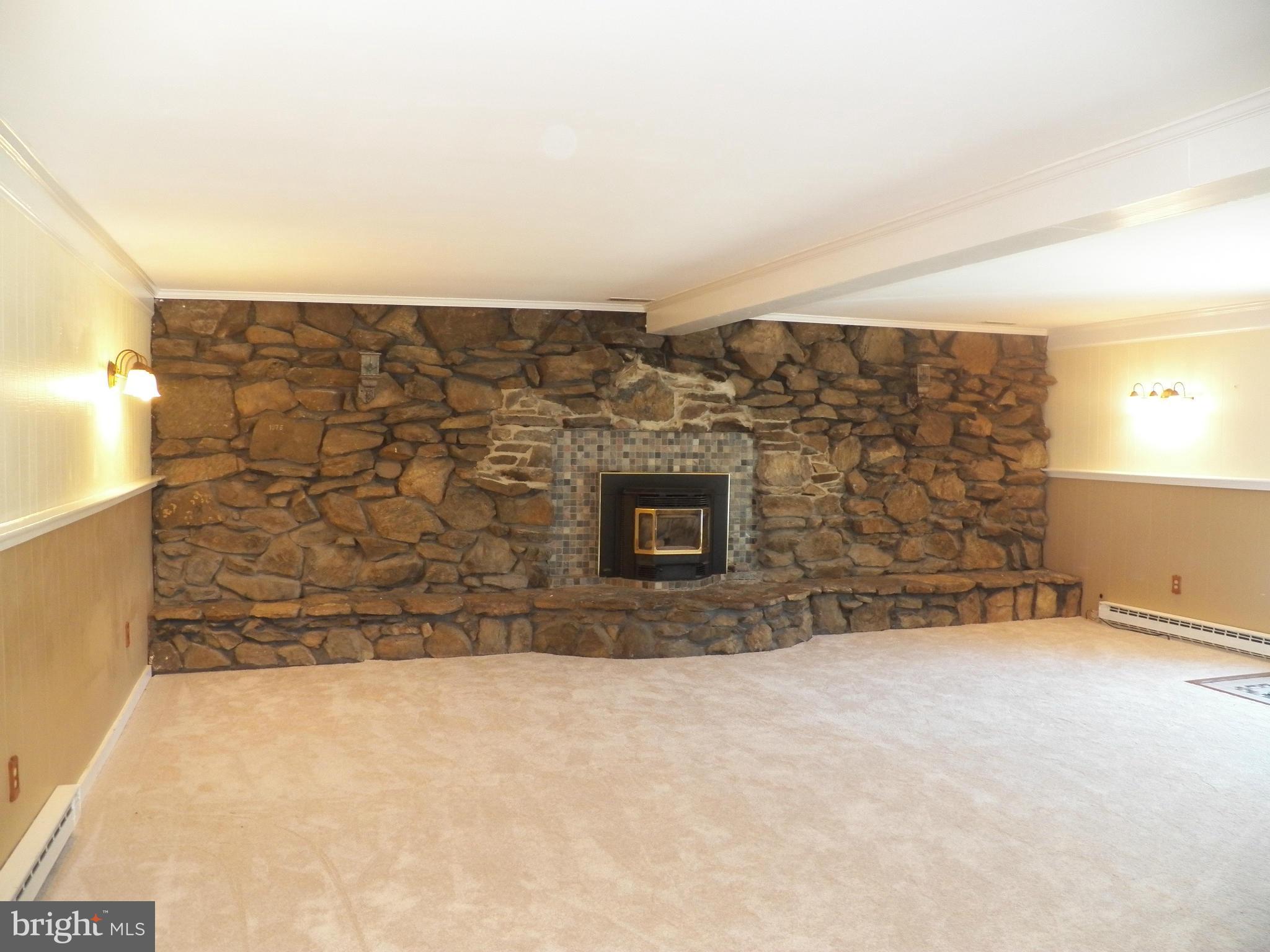 15908 Letcher Road Brandywine, MD 20613 - Photo 3 of 16 Family Room