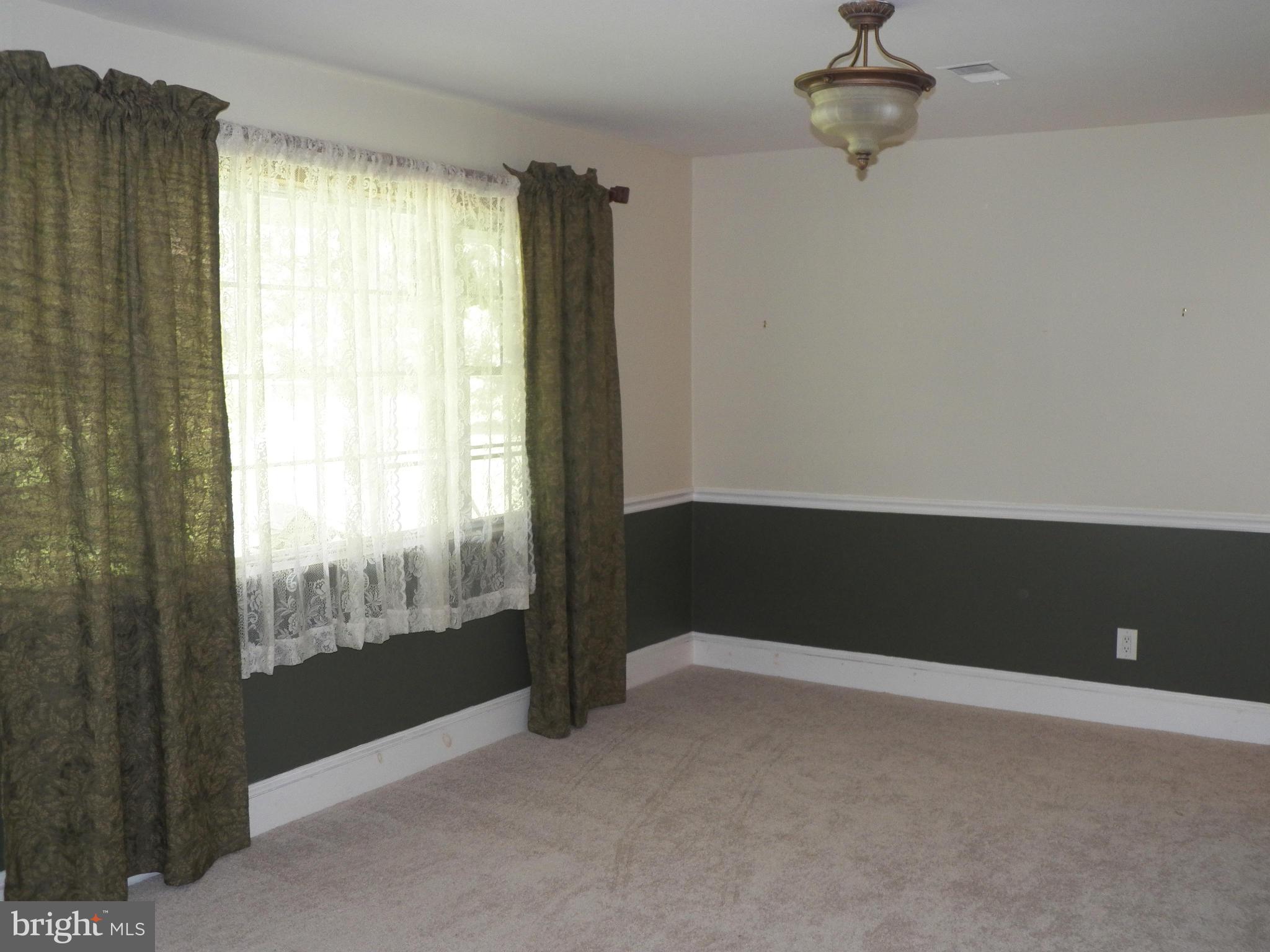 15908 Letcher Road Brandywine, MD 20613 - Photo 7 of 16 Living Room