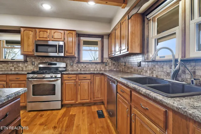 $749,500 | 815 York Road, Crossville, TN 38555