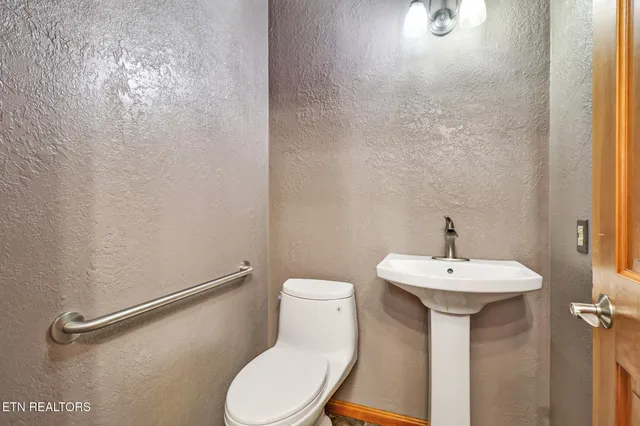 $749,500 | 815 York Road, Crossville, TN 38555