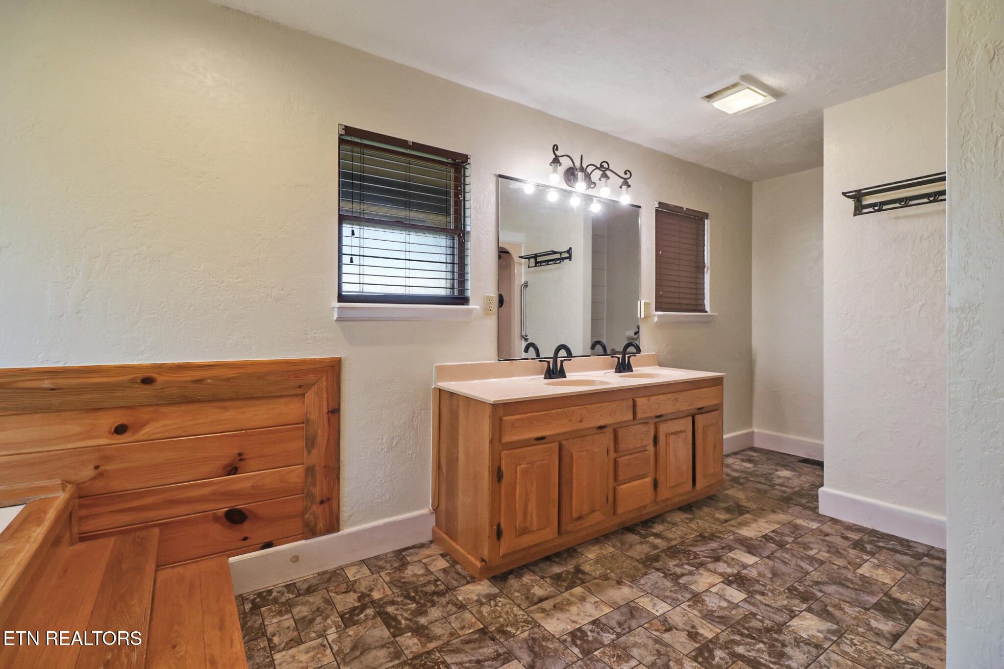 815 York Road Crossville, TN 38555 - Photo 21 of 60