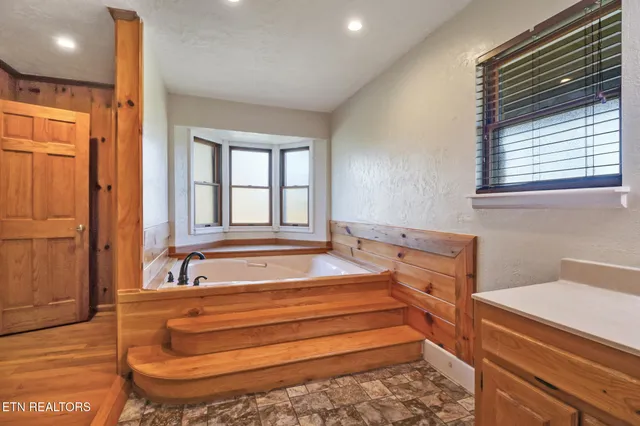 $749,500 | 815 York Road, Crossville, TN 38555