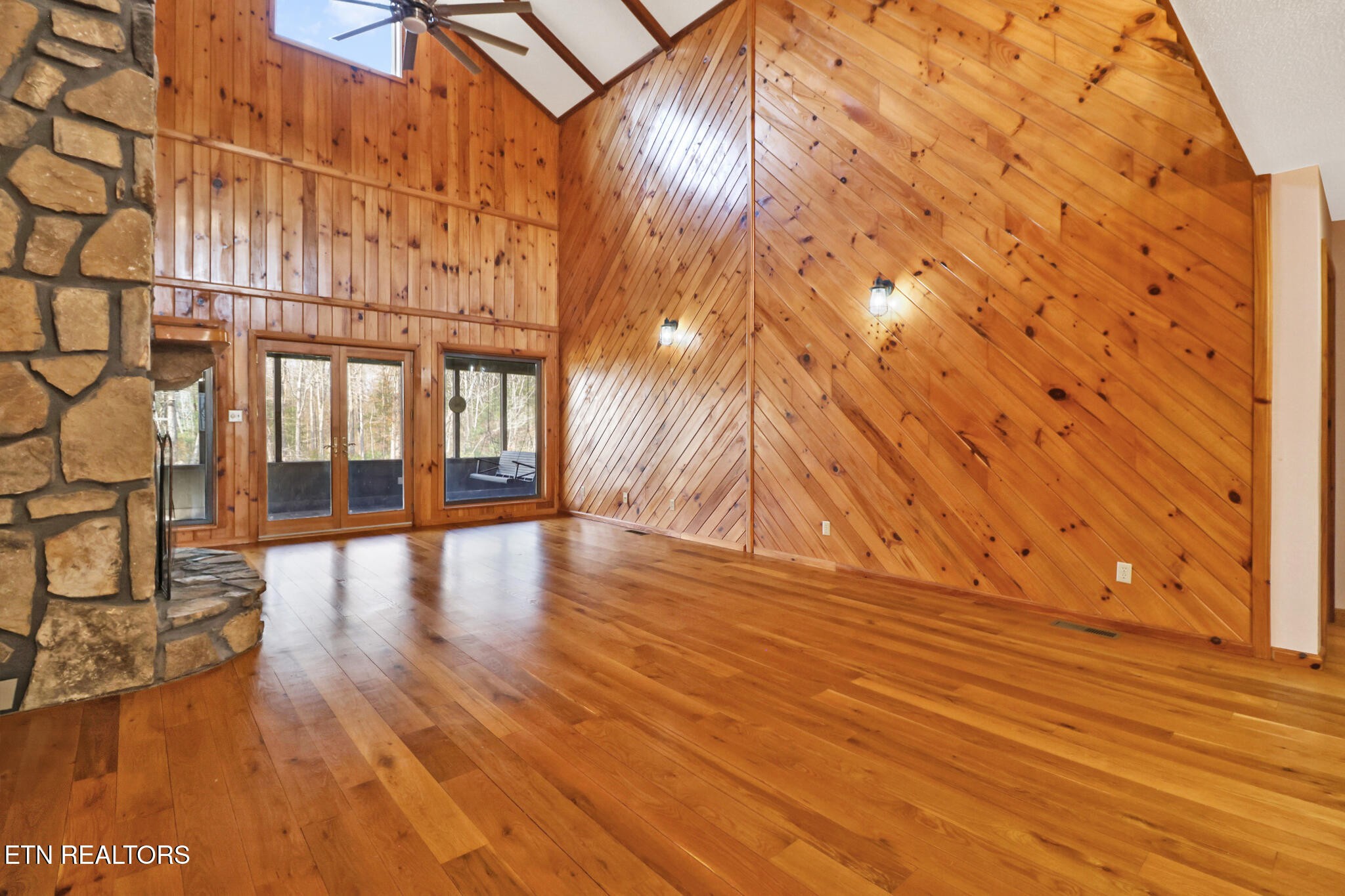 815 York Road Crossville, TN 38555 - Photo 10 of 60