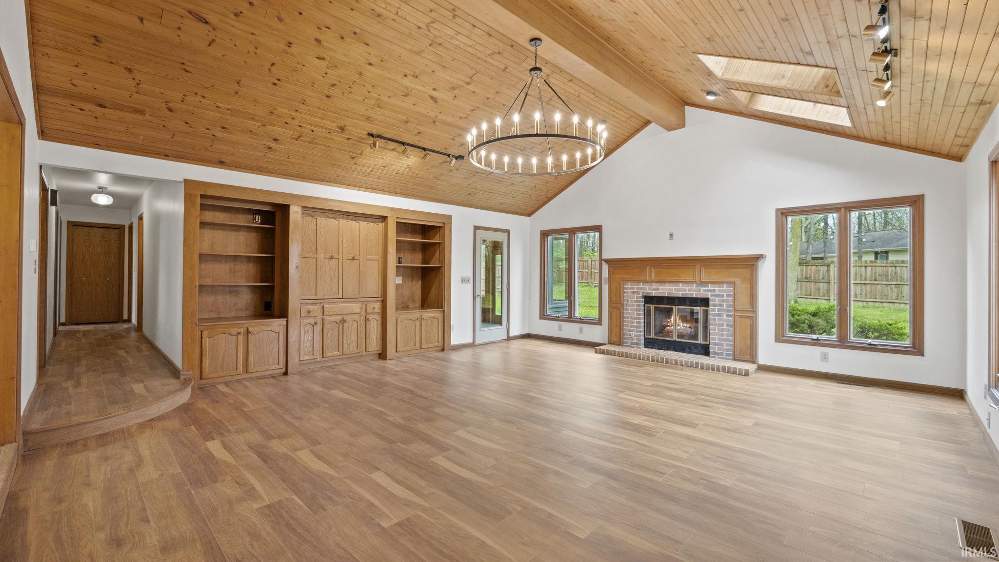 10426 Oak Trail Road Fort Wayne, IN 46845 - Photo 4 of 33