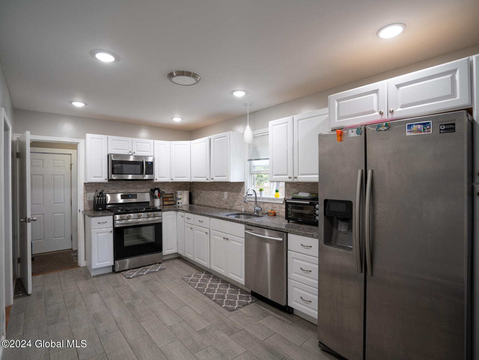 2521 Consaul Road Schenectady, NY 12304 - Photo 6 of 21 DSC05836