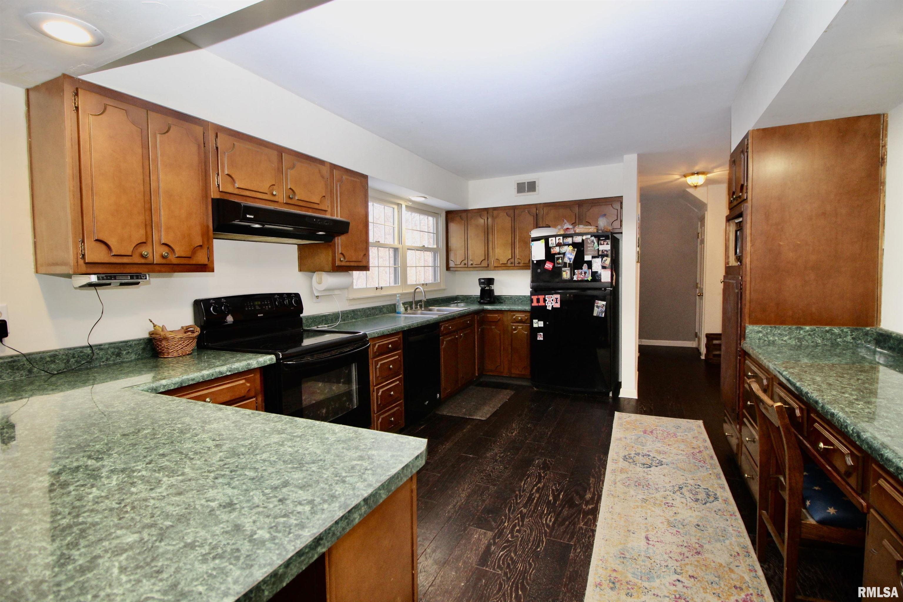 44 Olympia Fields Drive Pekin, IL 61554 - Photo 10 of 29
