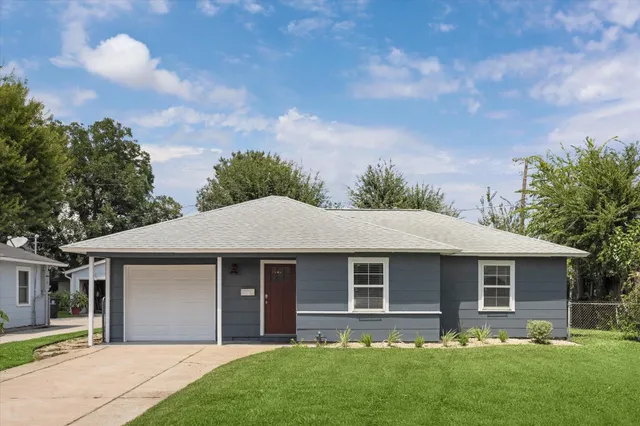 $1,695 | 6906 Raton Street, Houston, TX 77055