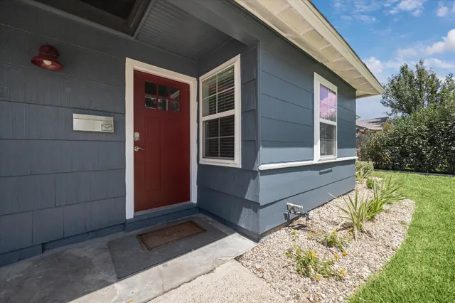 $1,695 | 6906 Raton Street, Houston, TX 77055