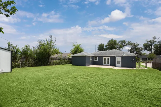 $1,695 | 6906 Raton Street, Houston, TX 77055