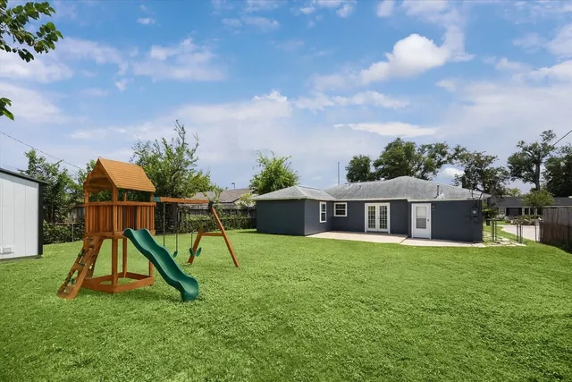 $1,695 | 6906 Raton Street, Houston, TX 77055