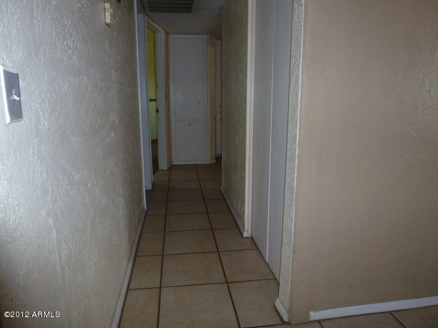 3032 West Bloomfield Road Phoenix, AZ 85029 - Photo 14 of 32 a view of a hallway