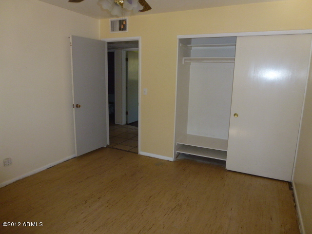 3032 West Bloomfield Road Phoenix, AZ 85029 - Photo 19 of 32 a view of an empty room