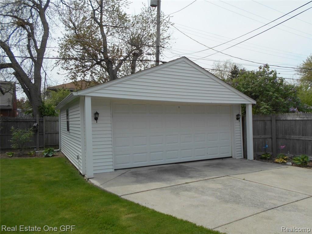 643 Barrington Road Grosse Pointe, MI 48230 - Photo 28 of 30 28 DSCN2096.JPG