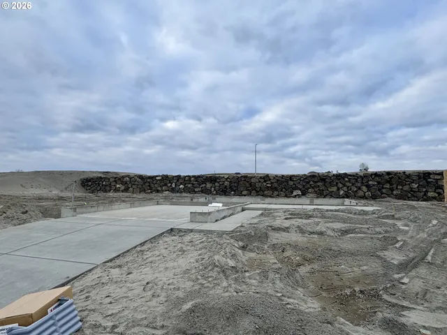 $449,997 | 851 Northeast Laurel Springs Drive, Hermiston, OR 97838