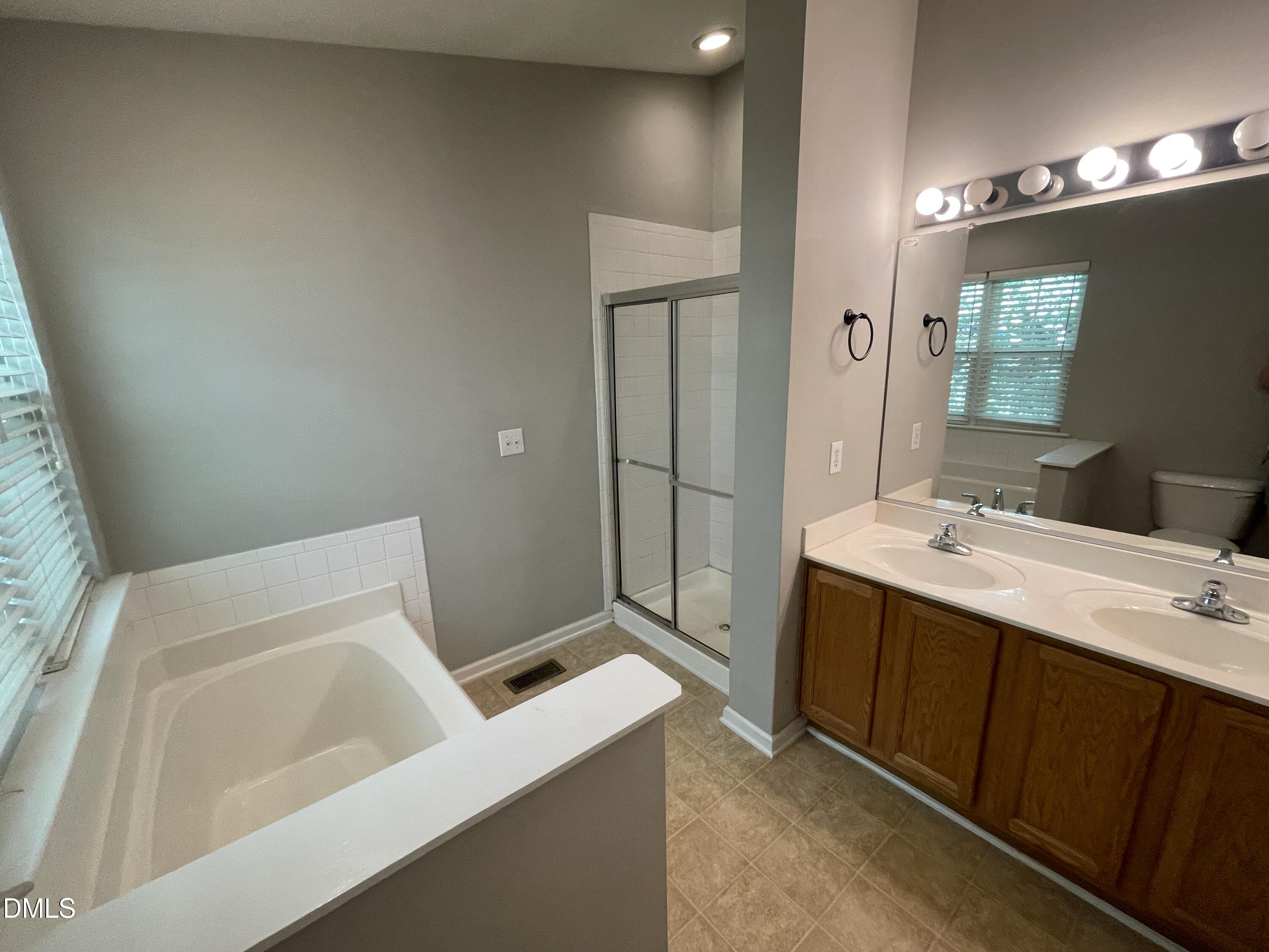 2910 Barrymore Street Raleigh, NC 27603 - Photo 13 of 23 IMG_4660