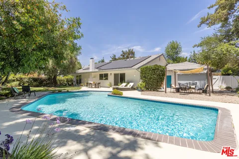 $1,595,000 | 5071 Shirley Avenue, Tarzana, CA 91356