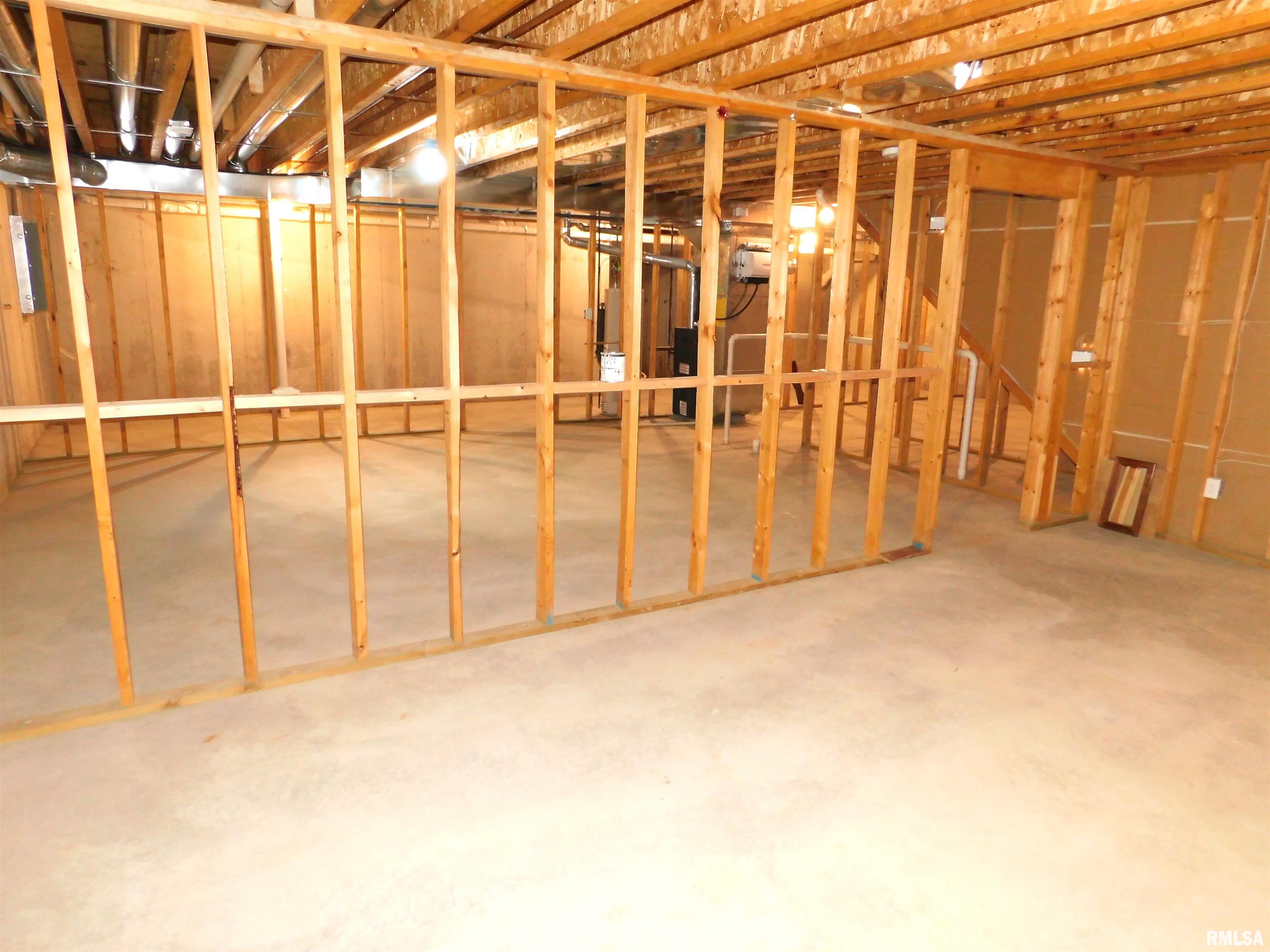 3210 Mackinaw Lane Springfield, IL 62711 - Photo 18 of 29 Gallery Image 18