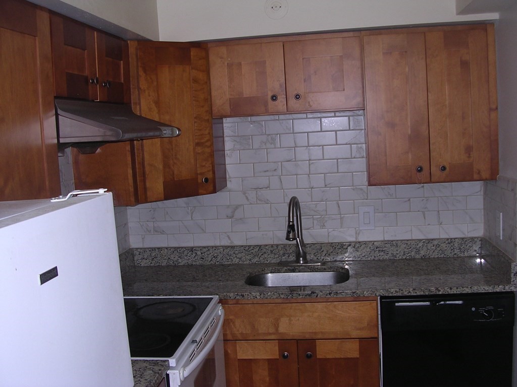 1025 Hancock Street, Unit 4G Quincy, MA 02169 - Photo 3 of 11