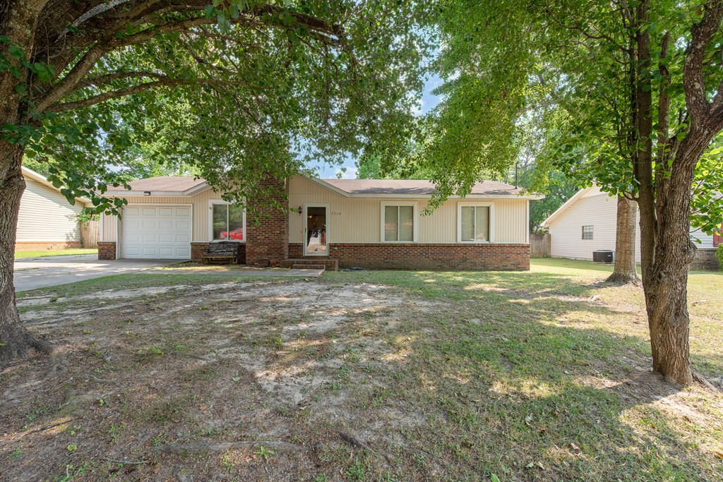 2310 Aberdeen Road Dothan, AL 36301 - Photo 3 of 32