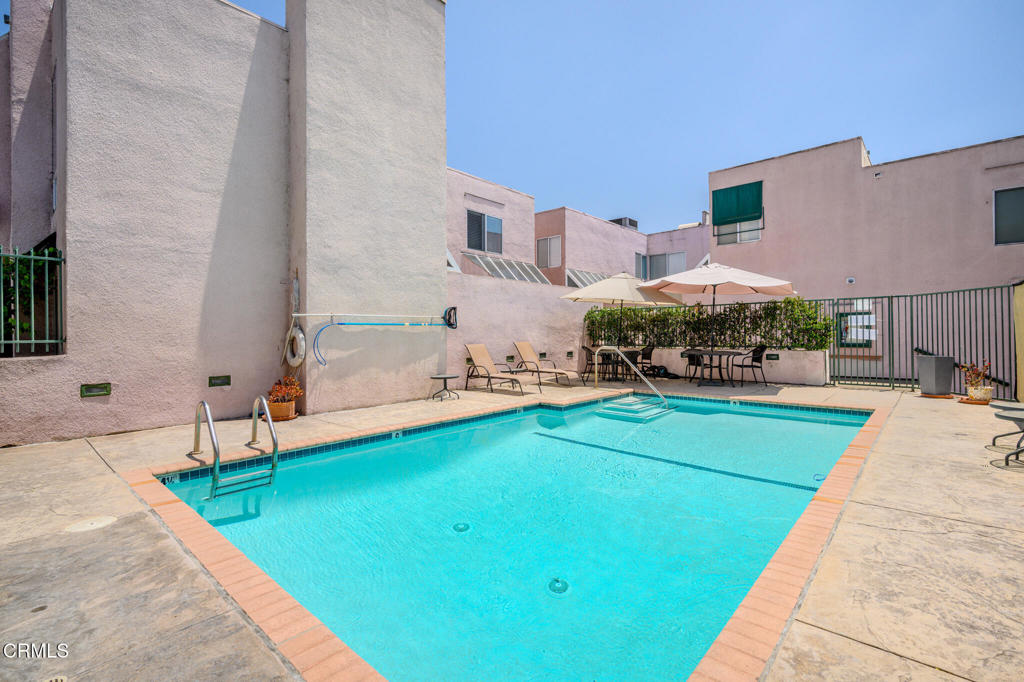 400 Monterey Road, Unit 16 Glendale, CA 91206 - Photo 36 of 42 snaplistla_38