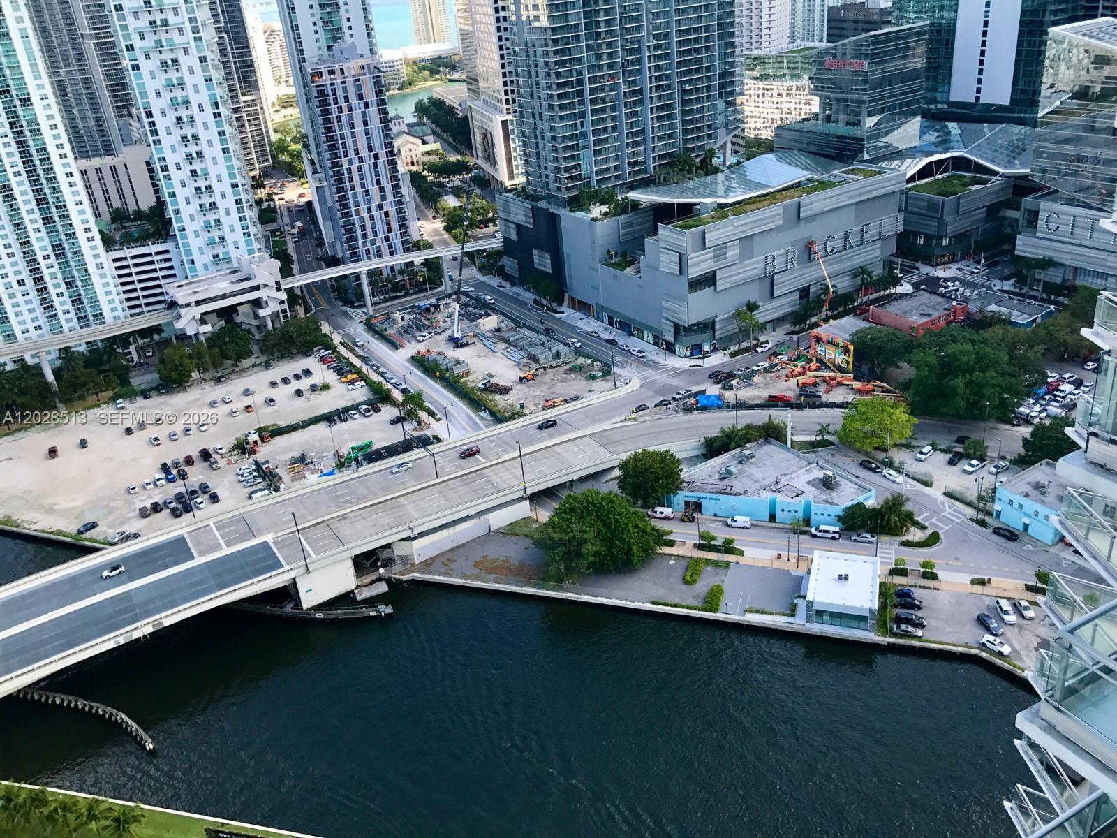 92 Southwest 3rd Street, Unit 3712 Miami, FL 33130 - Photo 5 of 14