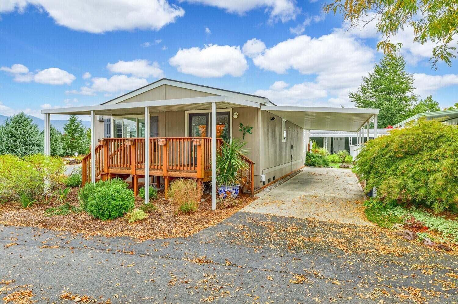 2379 Southwest Webster Road Grants Pass, OR 97526 - Photo 4 of 40 20240416232254855309000000-o