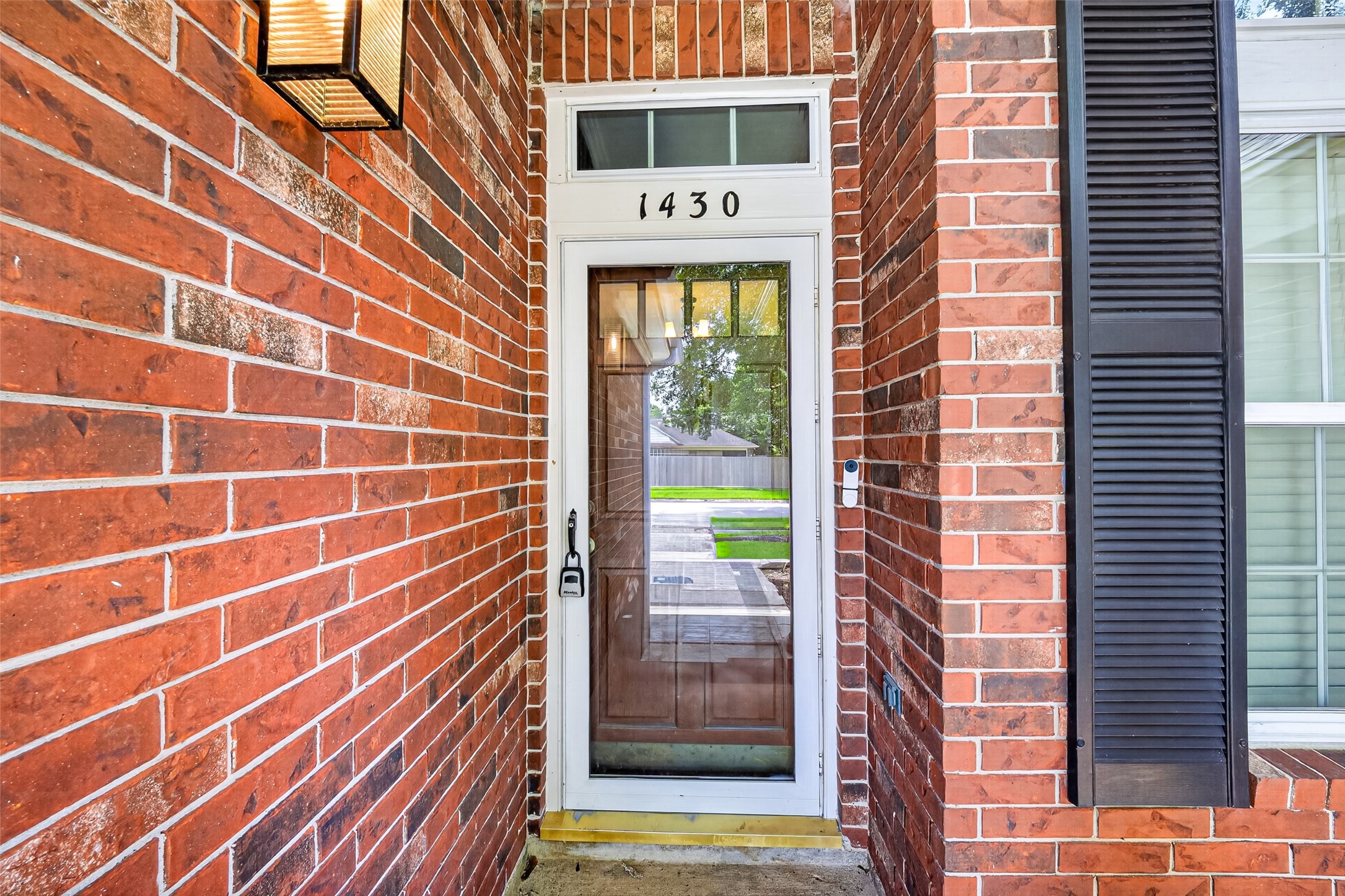 1430 Mabry Mill Road Houston, TX 77062 - Photo 3 of 39