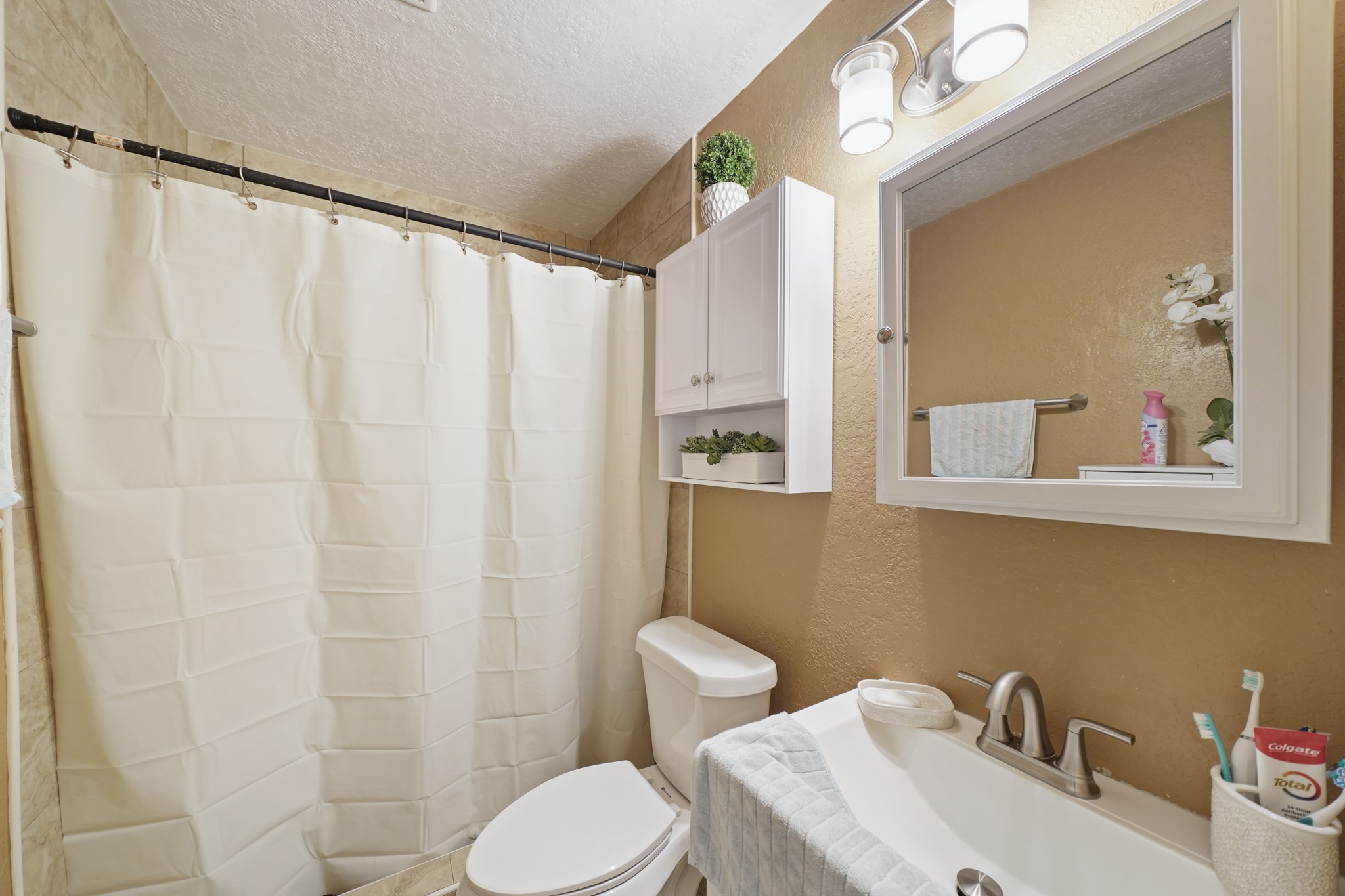 10338 Norvic Street Houston, TX 77029 - Photo 8 of 12 Recently renovated Bathroom for the home