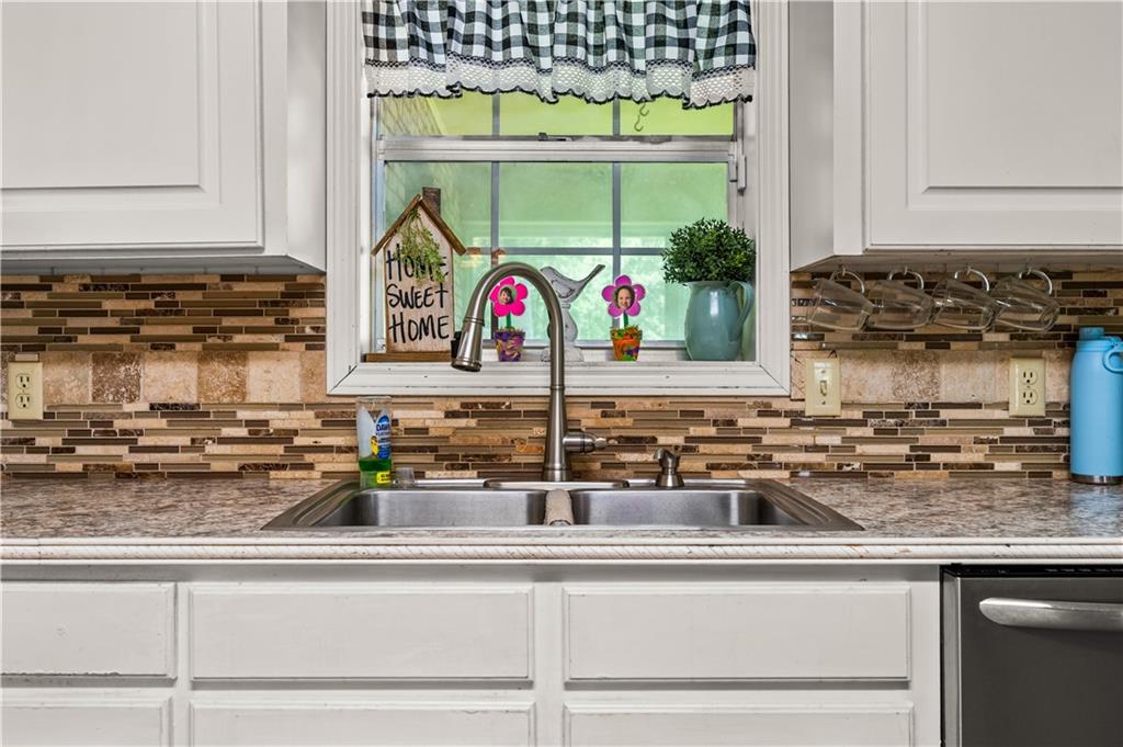 4464 Heritage Road Ville Platte, LA 70586 - Photo 12 of 40 Gallery Image 12