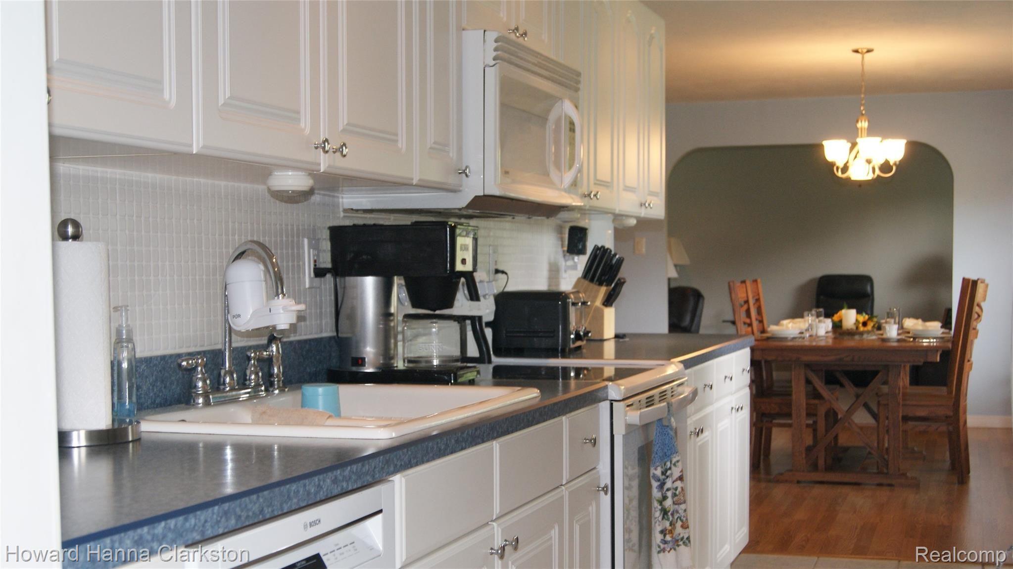 5445 Maybee Road Clarkston, MI 48346 - Photo 12 of 18 Light and bright kitchen
