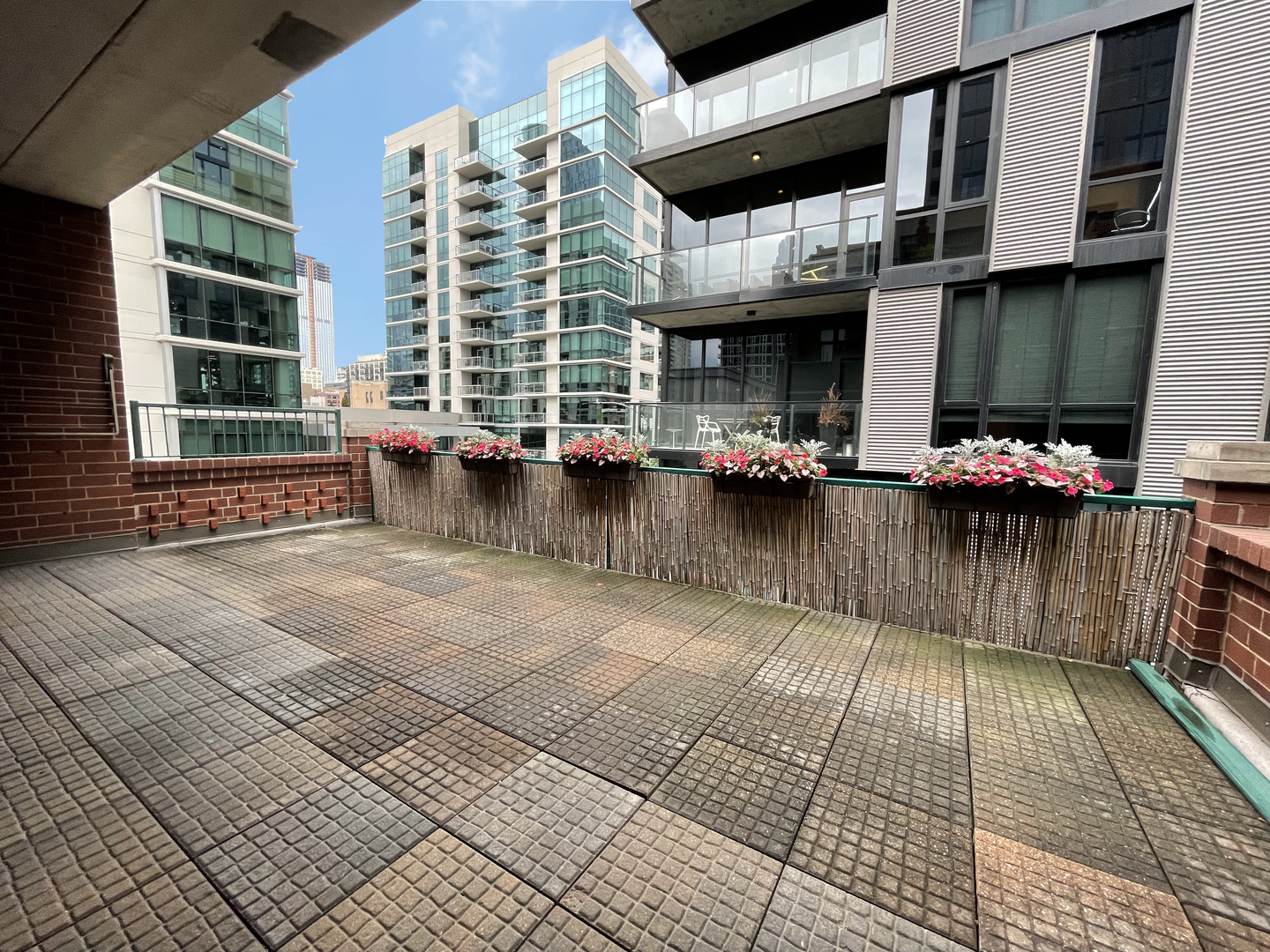 841 West Monroe Street, Unit 3A Chicago, IL 60607 - Photo 16 of 17 a view of a swimming pool with lounge chair