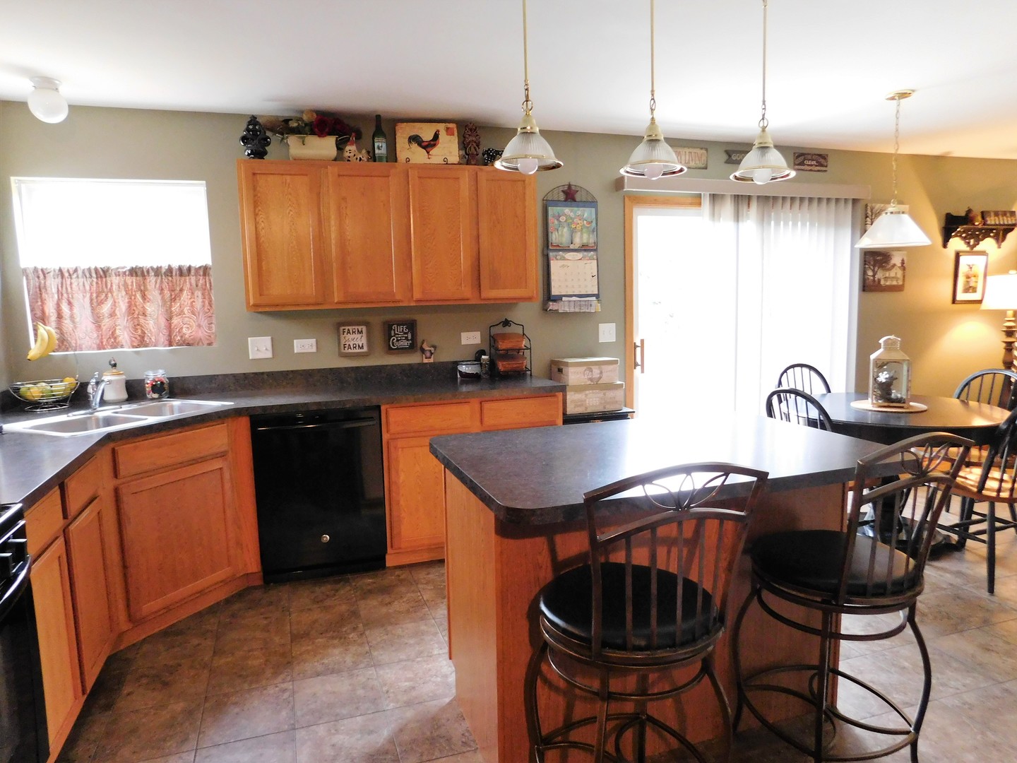 1871 Roger Road Woodstock, IL 60098 - Photo 5 of 24
