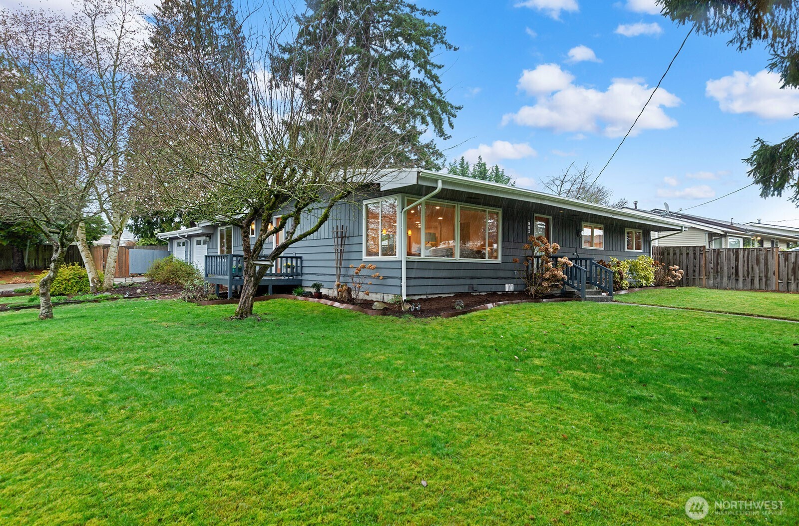 4902 Northeast 7th Place Renton, WA 98059 - Photo 26 of 28