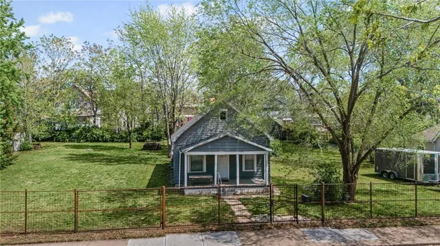 $500,000 | 3225 Holmes Street, Kansas City, MO 64109