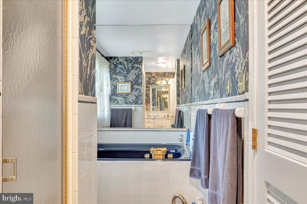 12 Silsbee Road New Castle, DE 19720 - Photo 18 of 33 Primary full bathroom remodel