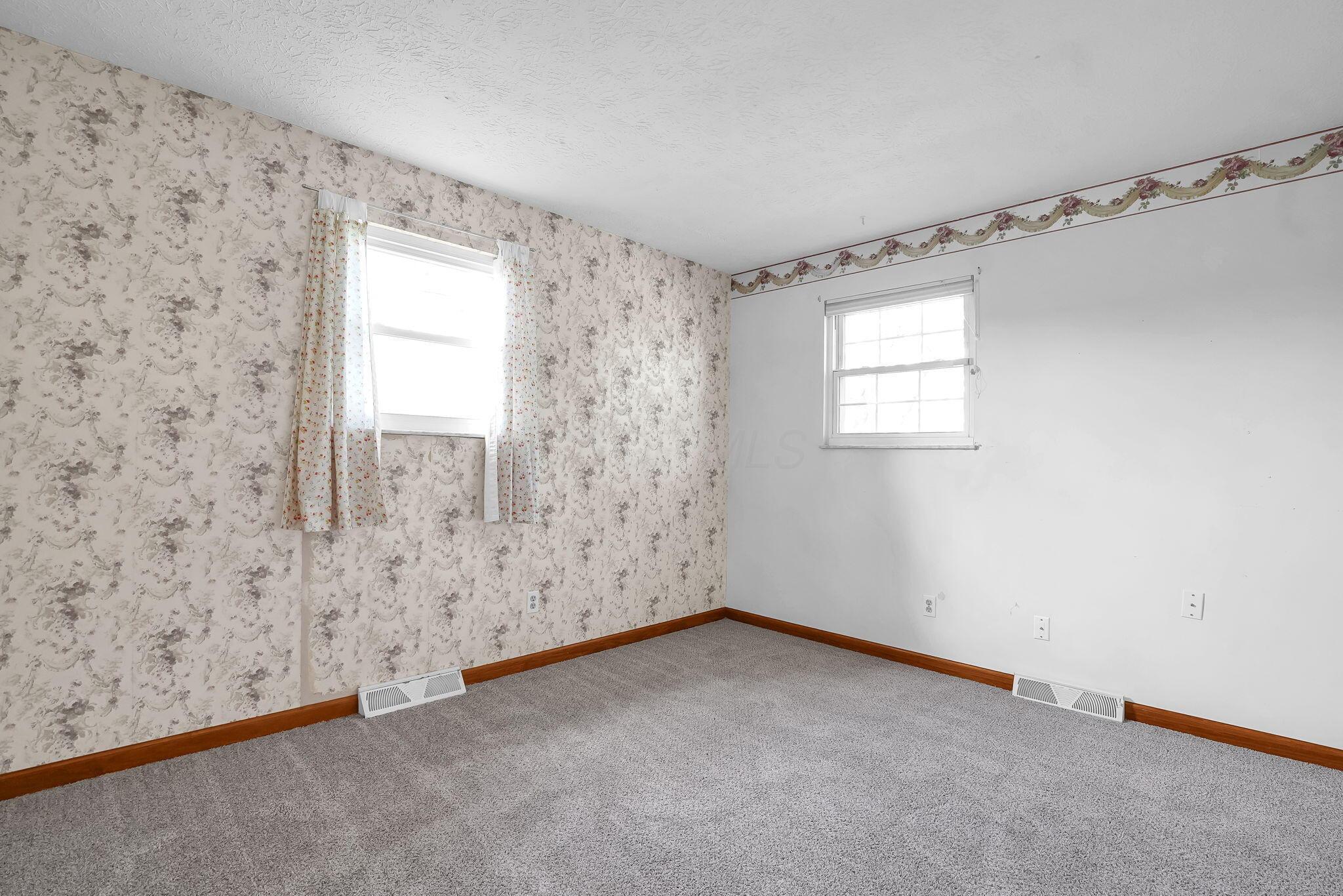 190 Inah Avenue Columbus, OH 43228 - Photo 29 of 38 23-web-or-mls-190-inah-ave