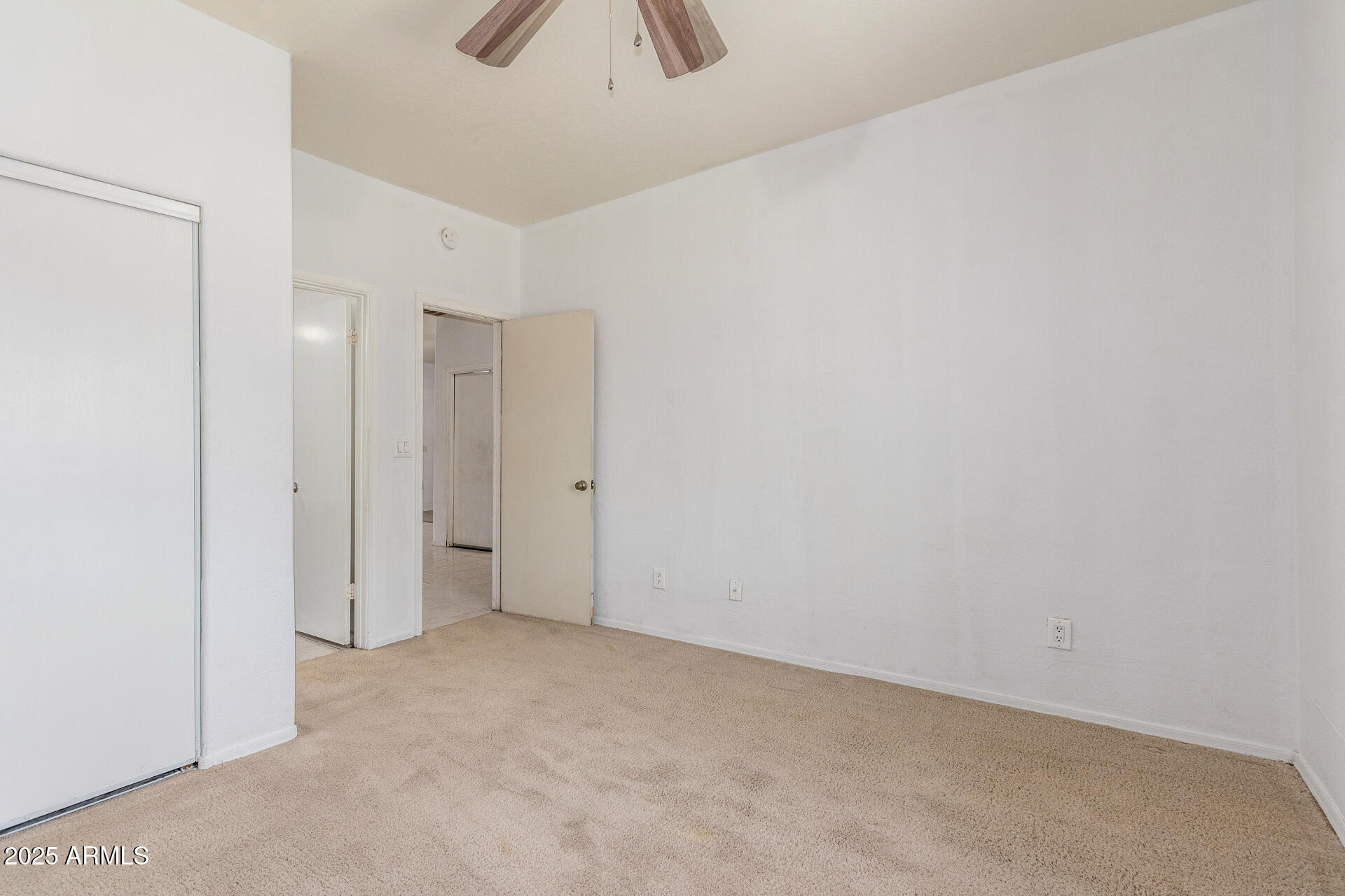 8676 West Mountain View Road Peoria, AZ 85345 - Photo 19 of 33 a view of an empty room