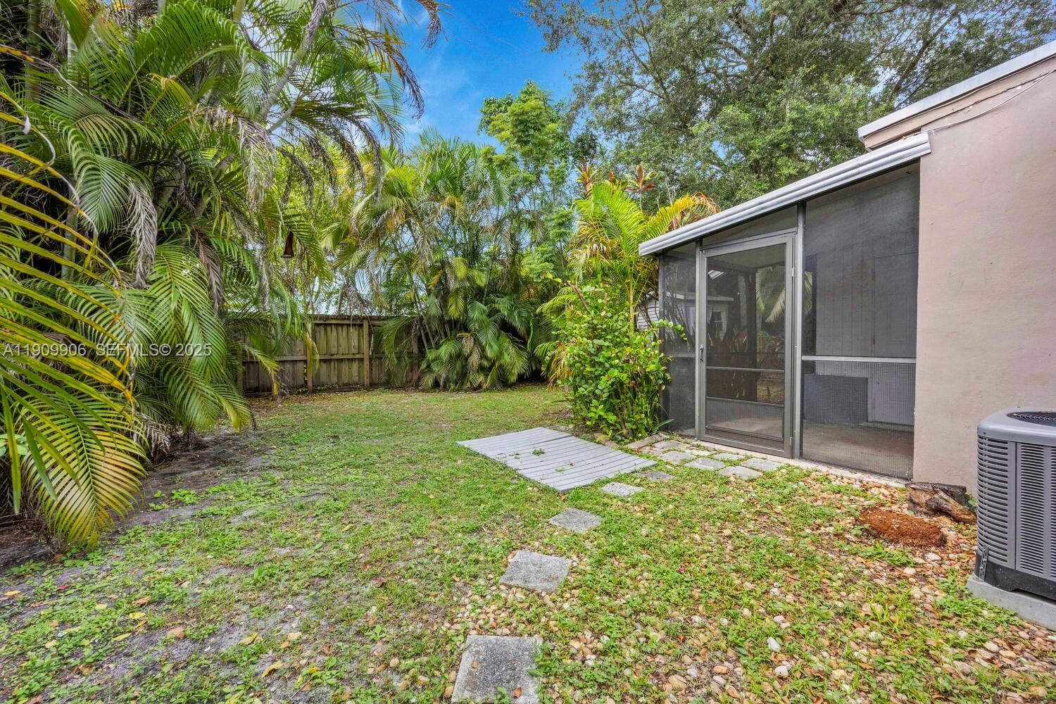 11434 Southwest 81st Road Pinecrest, FL 33156 - Photo 22 of 45 Gallery Image 22
