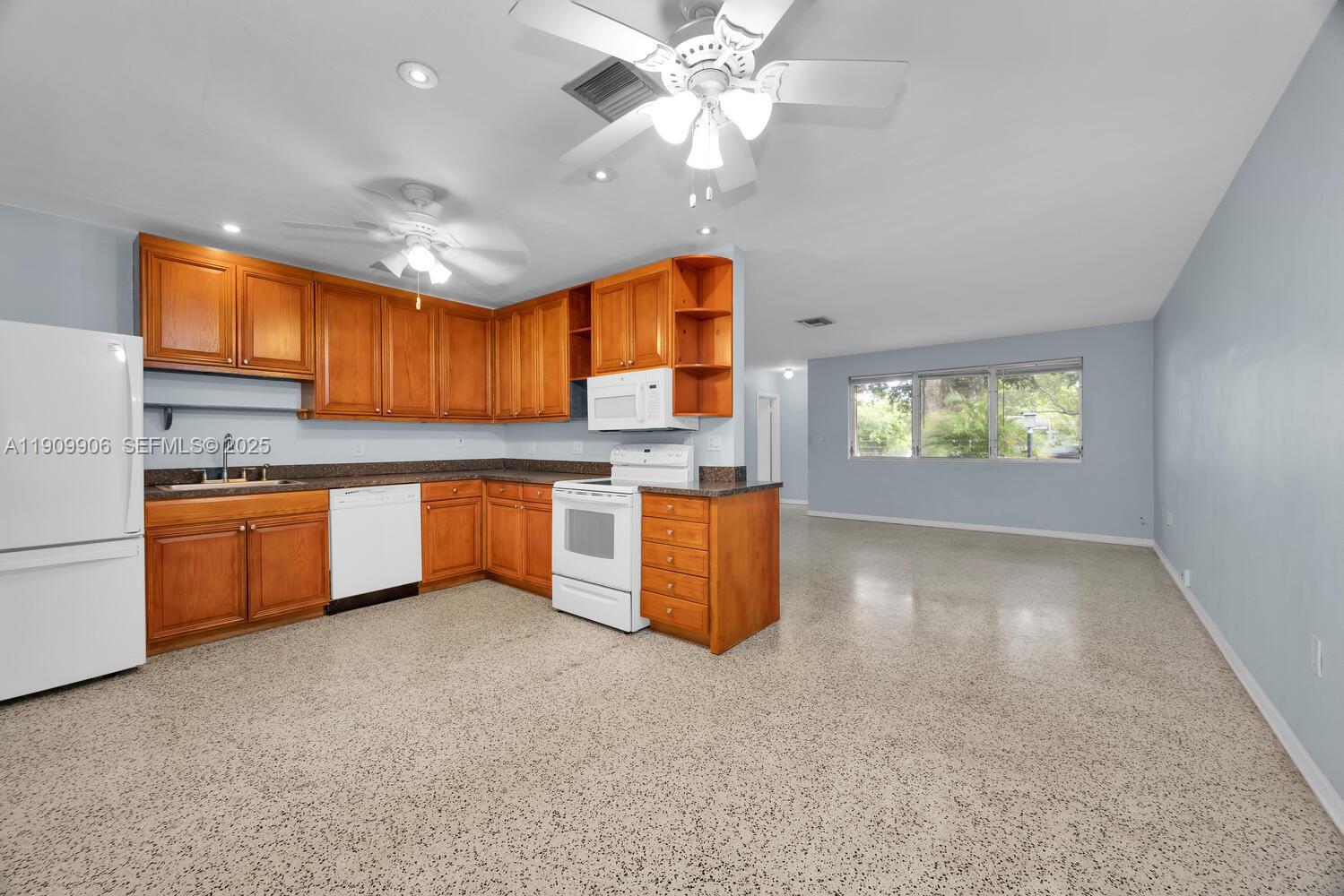 11434 Southwest 81st Road Pinecrest, FL 33156 - Photo 32 of 45 Gallery Image 32