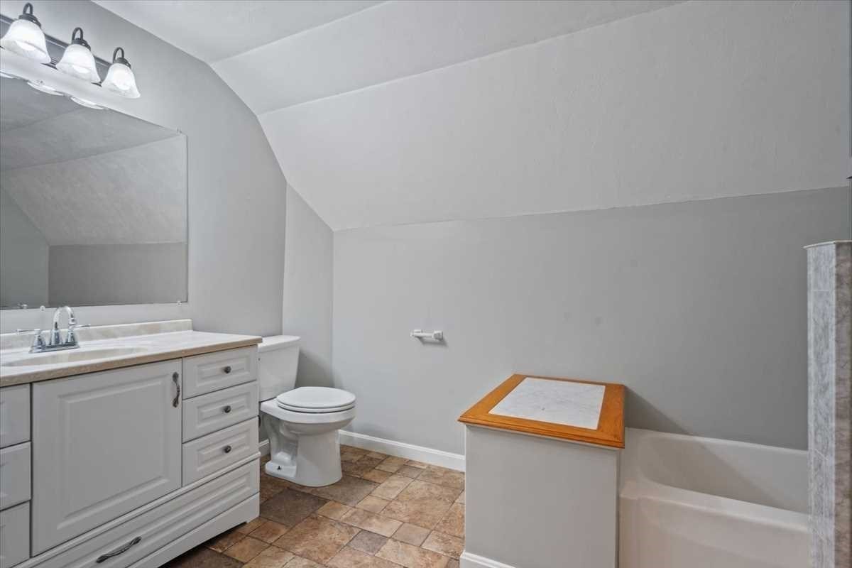 384 Bridle Path Worcester, MA 01604 - Photo 22 of 36 Gallery Image 22
