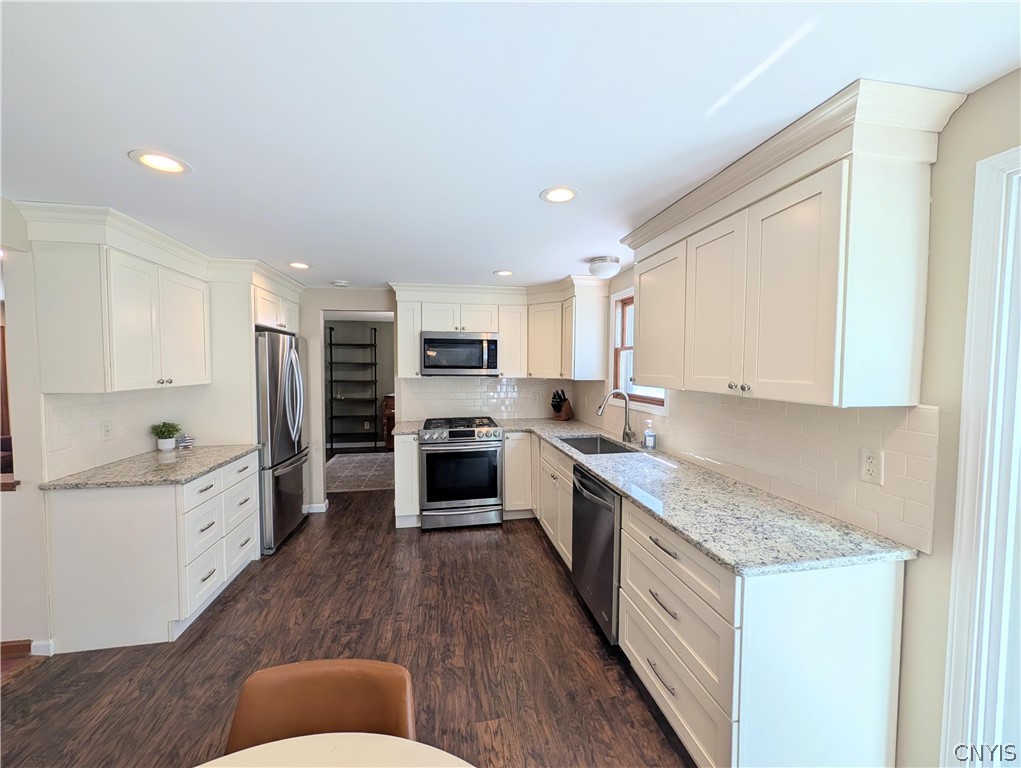 8009 Ginger Road Clay, NY 13090 - Photo 19 of 48 Gallery Image 19