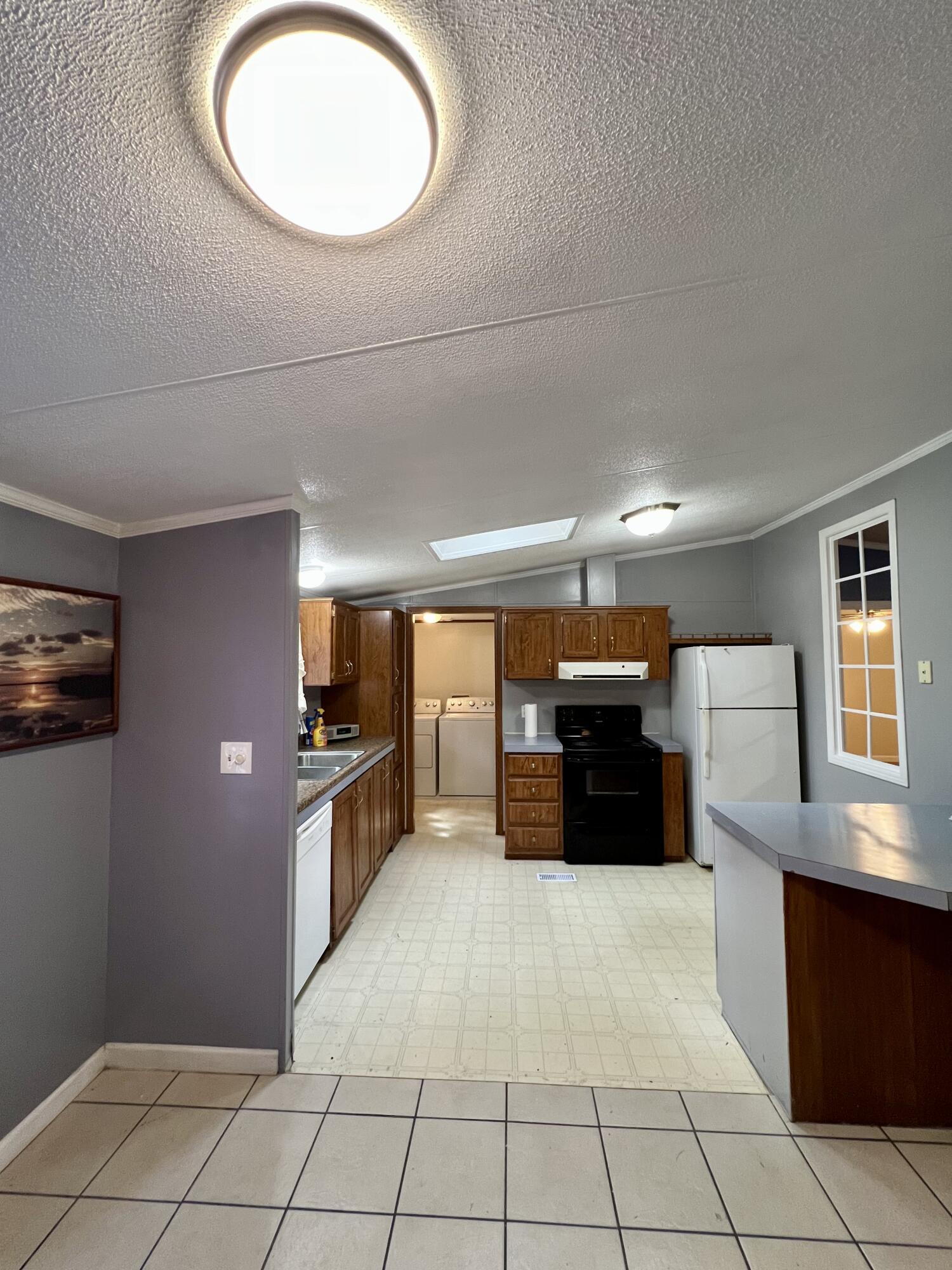 714 Alfred Road, Unit 38 Arundel, ME 04046 - Photo 7 of 22 37896E1F-F9E0-4405-A081-01FE909B0A78